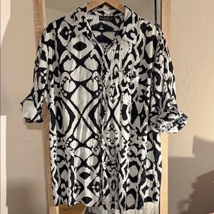 Kiksol Women's Black and White Patterned Blouse